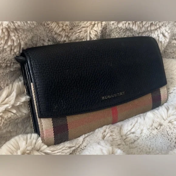Burberry | Women’s Sleek Design Long Wallet Leather & Canvas Snap Closure - Picture 3 of 11